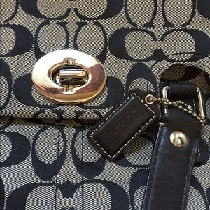 AUTHENIC COACH PURSE